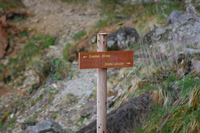 Au cours de la marche, plusieurs directions sont offertes aux marcheurs